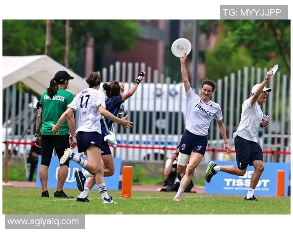 南京飞盘队与上海飞盘队赛后分析力量对比与战术探讨